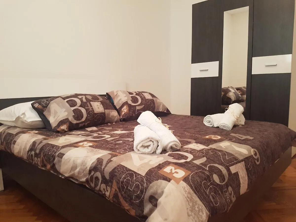 Apartments With A Parking Space Maslenica, Novigrad - 15482 Jasenice